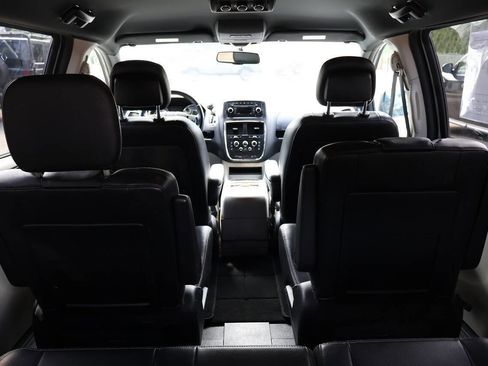 Used 2017 Dodge Grand Caravan SXT FWD image 22