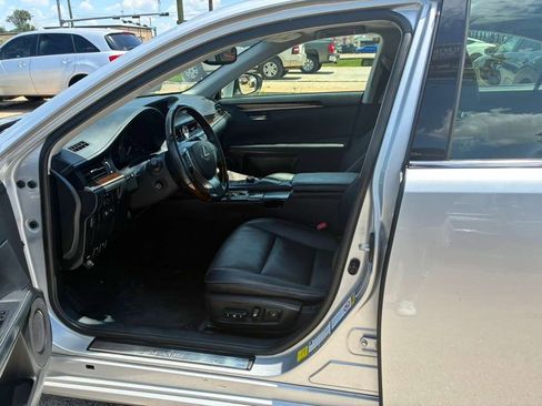 Used 2014 Lexus ES 350 w/ Premium Package FWD image 2