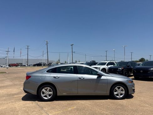Used 2025 Chevrolet Malibu LS FWD image 23
