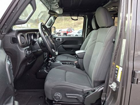Used 2021 Jeep Wrangler Unlimited Sport image 15