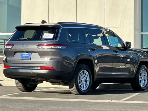 Used 2024 Jeep Grand Cherokee L Laredo image 3