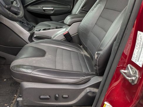 Used 2016 Ford Escape SE w/ SE Chrome Package FWD image 9