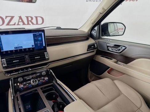 Certified 2023 Lincoln Navigator L Reserve RWD image 28