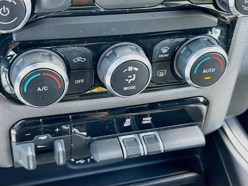 Used 2022 RAM 1500 Big Horn AWD/4WD image 33