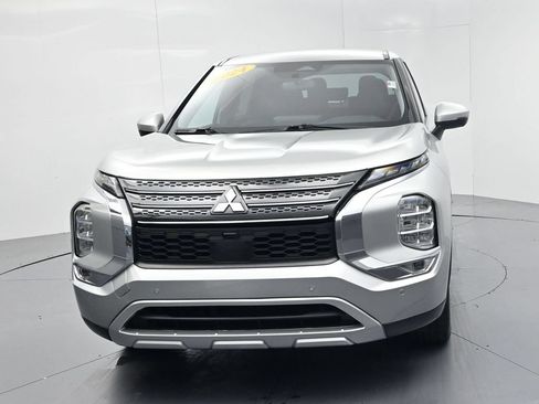 Used 2024 Mitsubishi Outlander SE FWD image 3