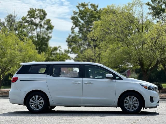 Used 2016 Kia Sedona L FWD image 4