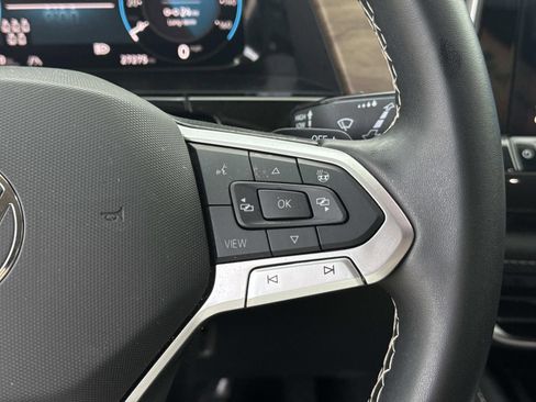 Used 2025 Volkswagen Atlas SE FWD image 23