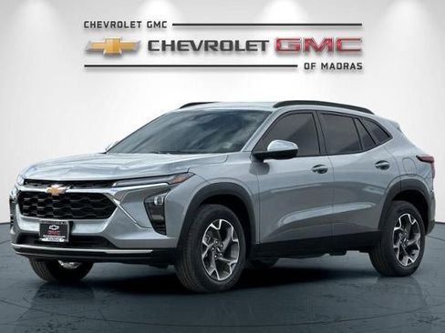 New 2026 Chevrolet Trax LT w/ Driver Confidence Package FWD image 7