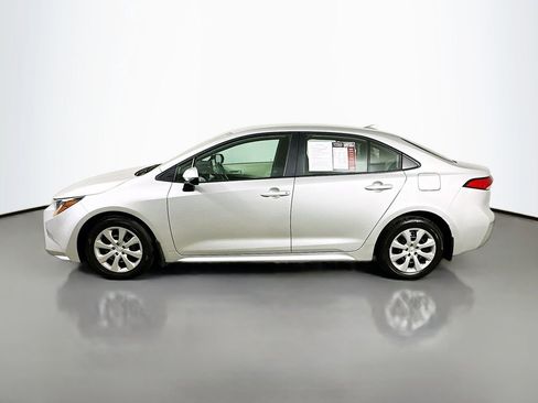 Used 2025 Toyota Corolla LE FWD image 5