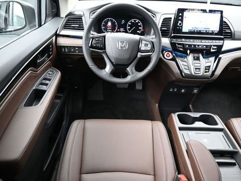 New 2026 Honda Odyssey Touring image 12