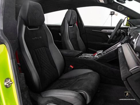 Used 2024 Lamborghini Urus Performante AWD/4WD image 39