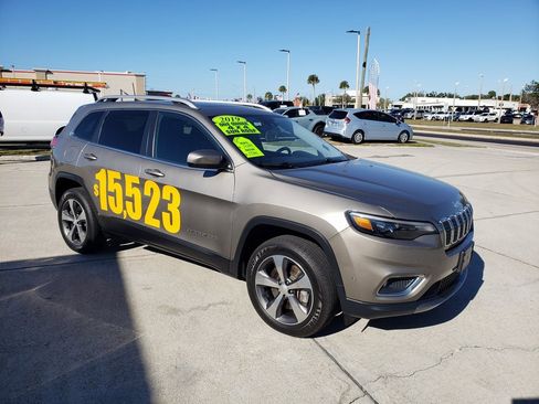 Used 2019 Jeep Cherokee Limited w/ Technology Group image 8