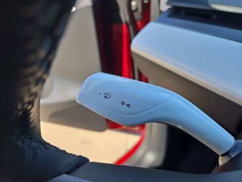 Used 2024 Tesla Model Y 2WD image 23