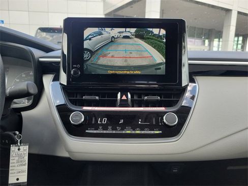 Used 2025 Toyota Corolla LE image 12