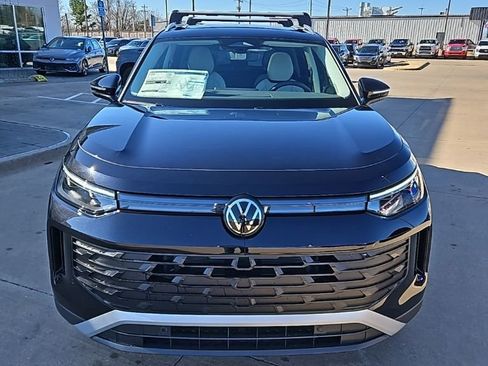 New 2026 Volkswagen Tiguan SE AWD/4WD image 2