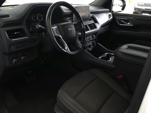 Used 2021 Chevrolet Suburban LS image 8