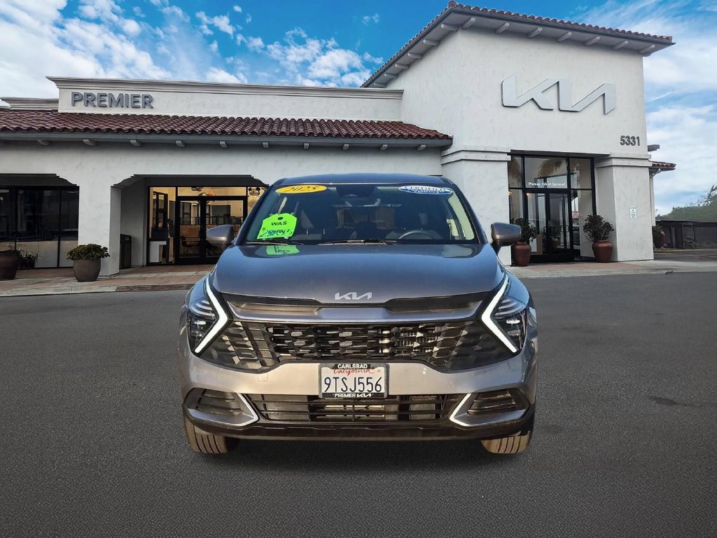 Certified 2025 Kia Sportage LX AWD/4WD image 3