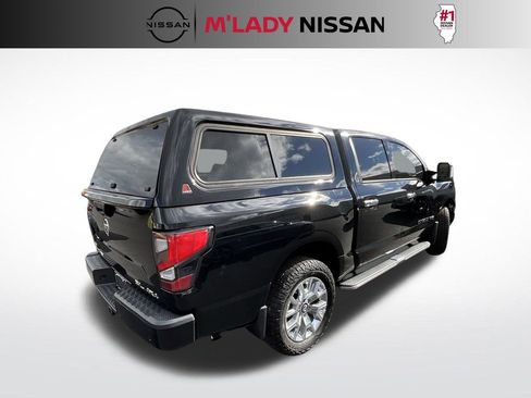 Used 2020 Nissan Titan SL w/ Moonroof Package image 5