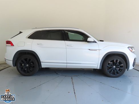 Used 2022 Volkswagen Atlas Cross Sport SEL Premium R-Line AWD/4WD image 2
