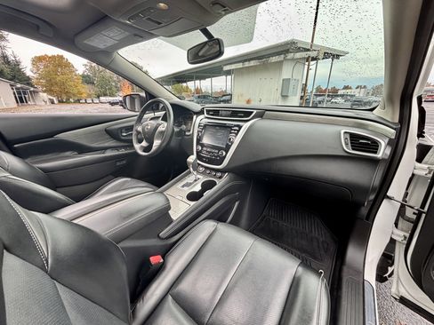 Used 2017 Nissan Murano Platinum image 10
