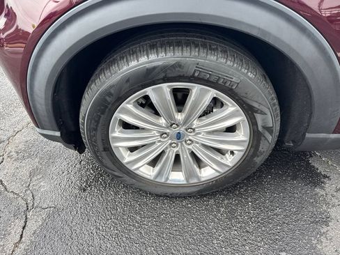 Used 2022 Ford Explorer Limited w/ Equipment Group 301A image 12