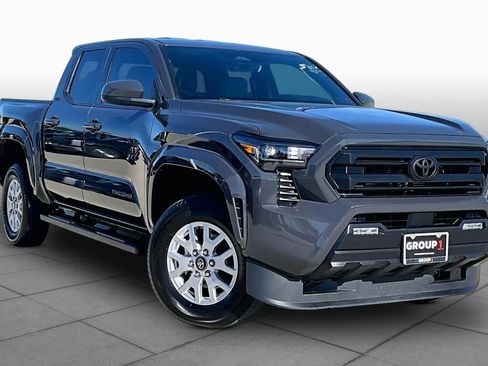 Used 2025 Toyota Tacoma SR5 RWD image 3