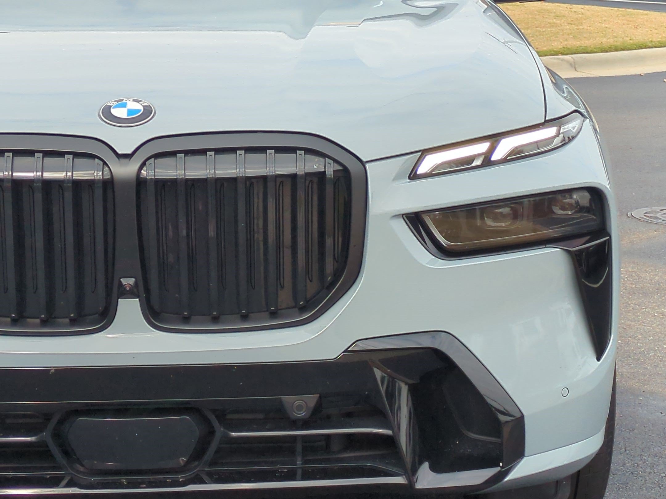 Certified 2026 BMW X7 xDrive40i w/ M Sport Package AWD/4WD image 6