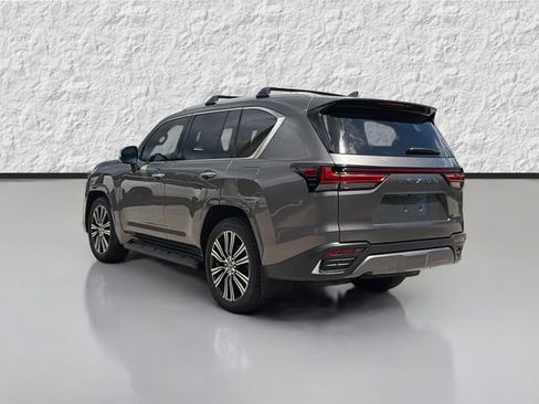 Used 2024 Lexus LX 600 4WD w/ Luxury Package image 5
