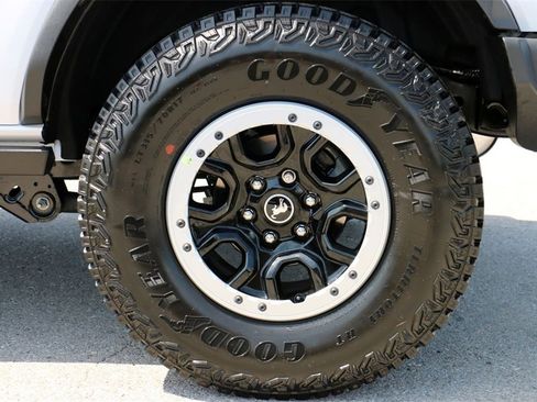 New 2025 Ford Bronco Badlands w/ Sasquatch Package image 8