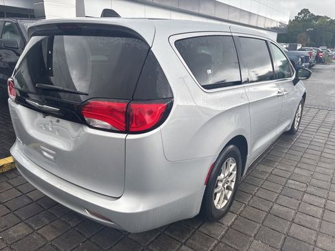 Used 2024 Chrysler Voyager LX image 11