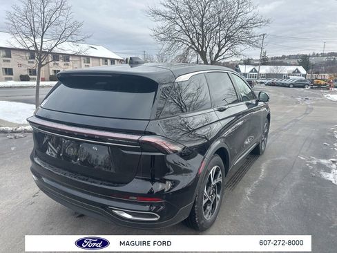 New 2026 Lincoln Nautilus Premier image 5