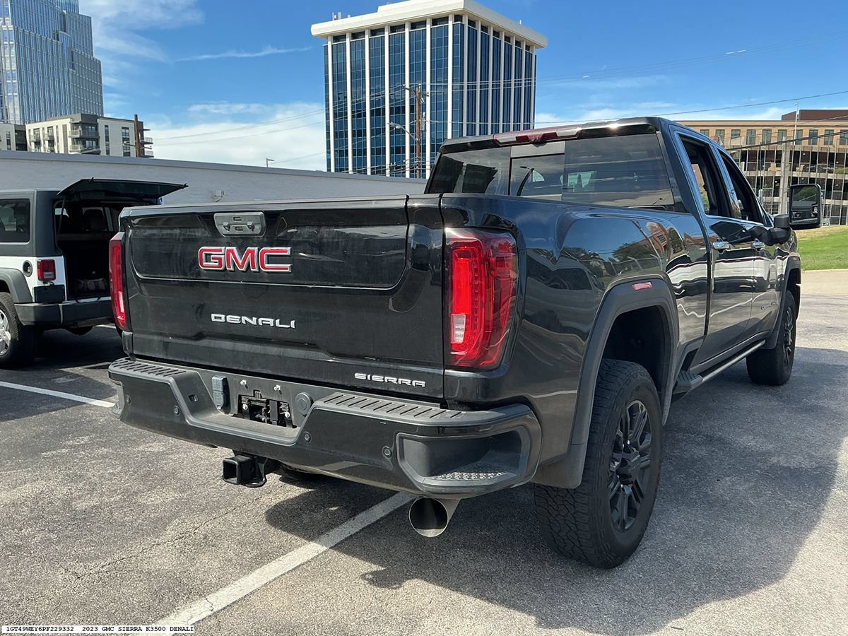 Used 2023 GMC Sierra 3500 Denali w/ Denali Black Diamond Edition AWD/4WD image 5