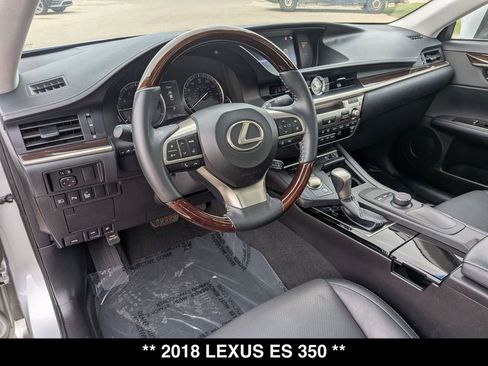Used 2018 Lexus ES 350 w/ Premier Package FWD image 2