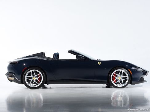 Used 2025 Ferrari Roma Spider RWD image 11