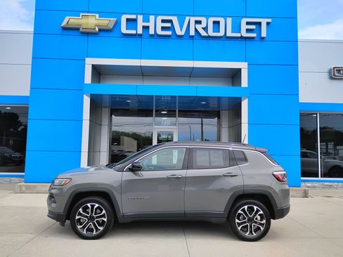 Used 2023 Jeep Compass Limited AWD/4WD image 11