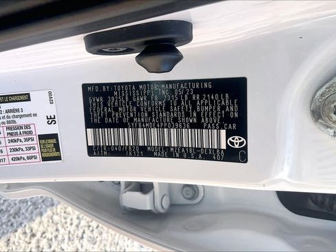 Used 2023 Toyota Corolla LE w/ Carpet Mat Package (TMS) FWD image 32