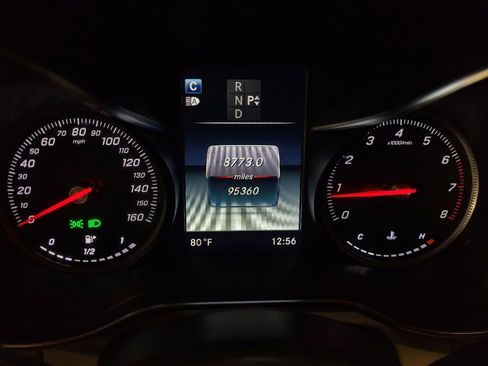 Used 2019 Mercedes-Benz GLC 300 4MATIC image 23