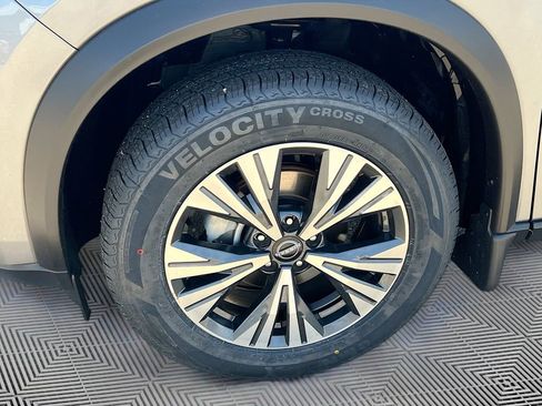 Used 2023 Nissan Rogue SV FWD image 28