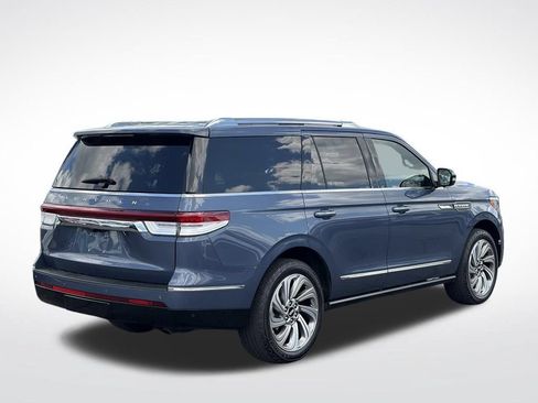Used 2022 Lincoln Navigator Reserve AWD/4WD image 7