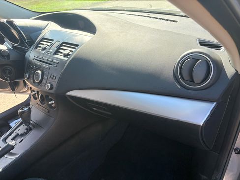 Used 2012 MAZDA MAZDA3 i Touring image 24