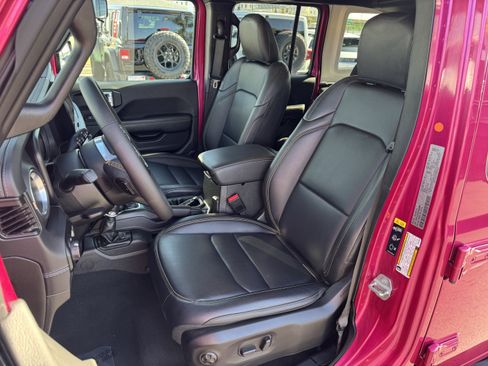 Used 2024 Jeep Wrangler Sahara w/ Safety Group image 16