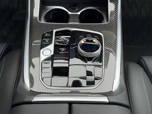 New 2026 BMW X7 M60i image 10
