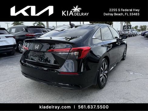 Used 2023 Honda Civic EX image 3