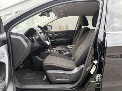 Used 2021 Nissan Rogue Sport SV FWD image 14