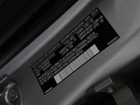 New 2025 Volvo V60 B5 Cross Country Plus w/ Protection Package Premier image 31