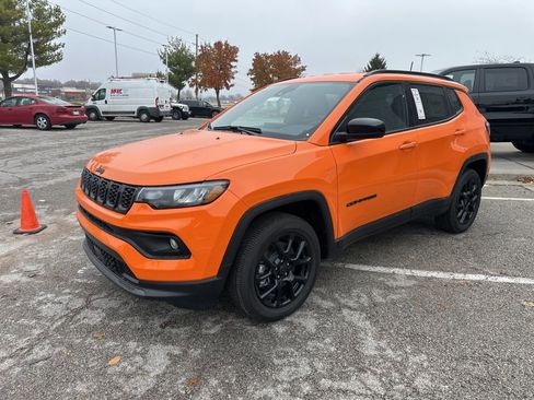 New 2026 Jeep Compass Latitude image 13