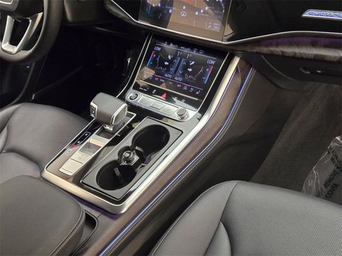 Used 2023 Audi Q8 Prestige image 28