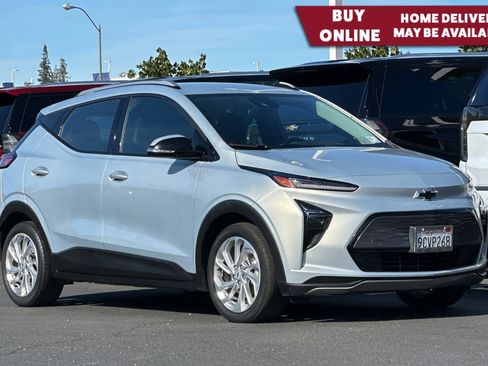 Used 2022 Chevrolet Bolt EUV LT w/ Comfort Package image 1