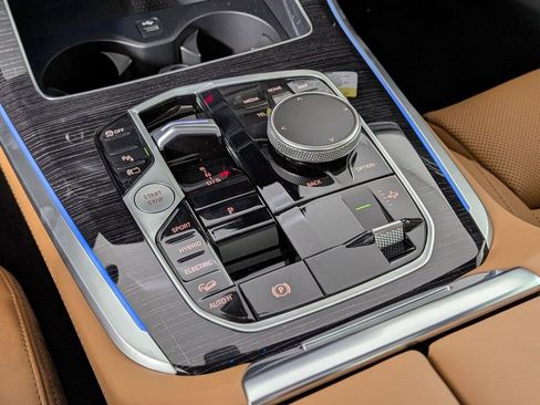 New 2026 BMW X5 xDrive50e image 31