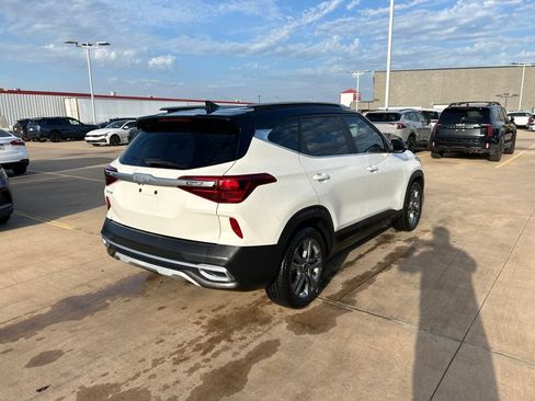 Used 2022 Kia Seltos S FWD image 3